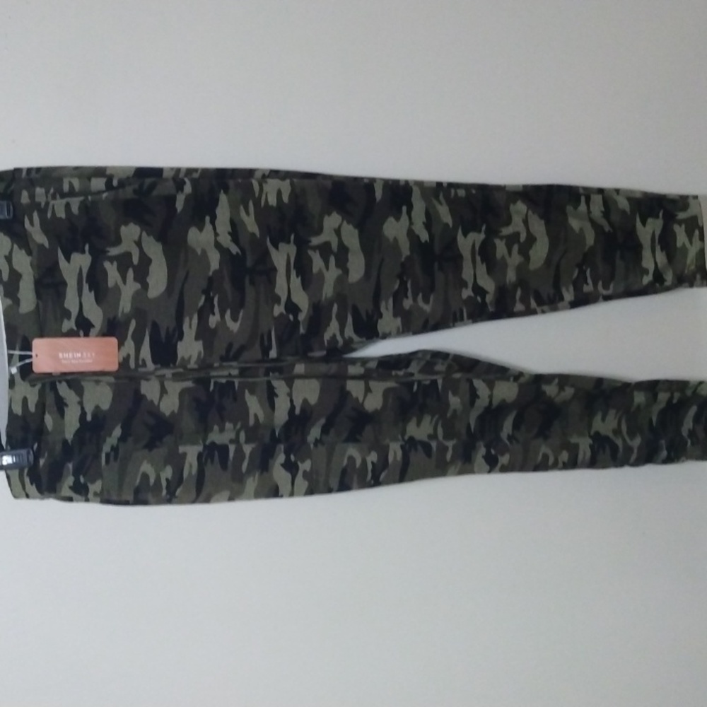 NWT Shein Camouflage Pant Women's Size 4XL